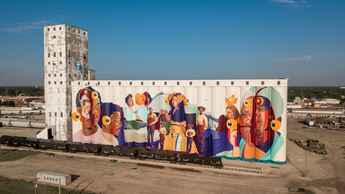 mural on grain elevator