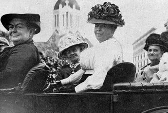 Suffragists, Topeka, Kansas, c. 1912. Photo courtesy of KansasMemory.org, Kansas Historical Society