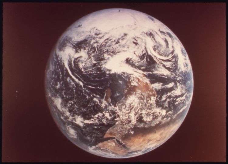 Earth_Apollo17 copy.png