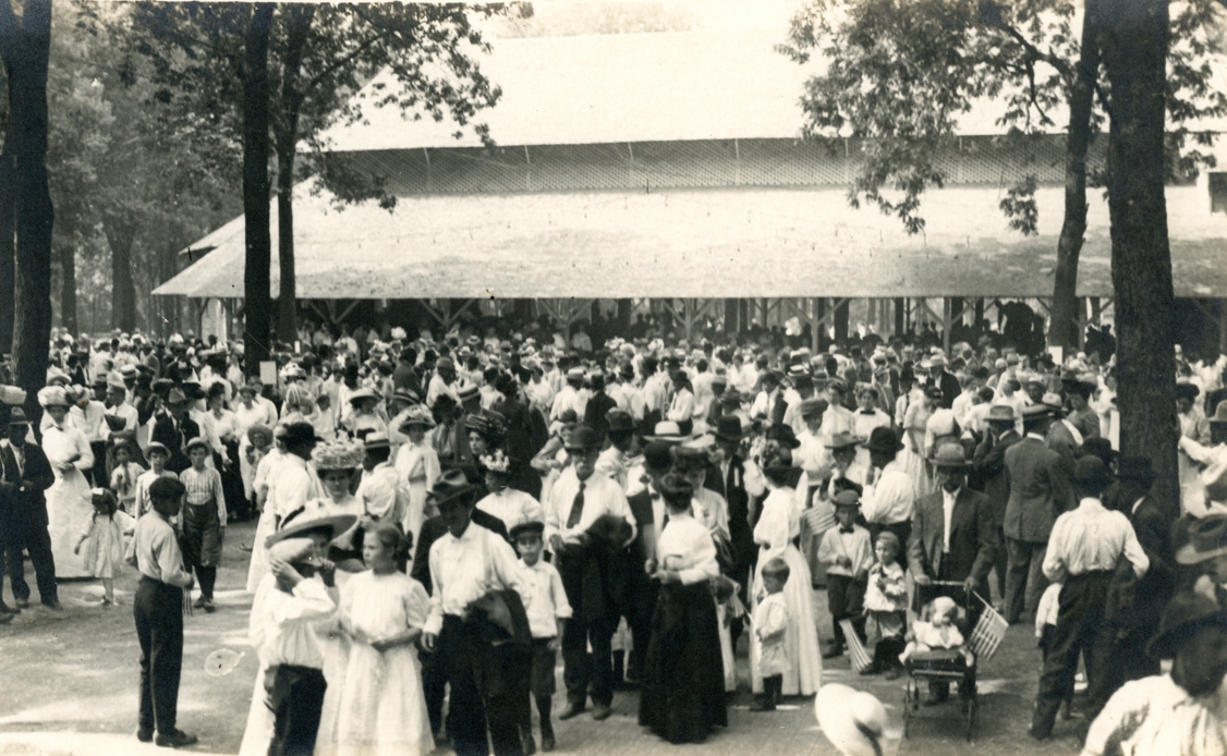 typical chautauqua crowd